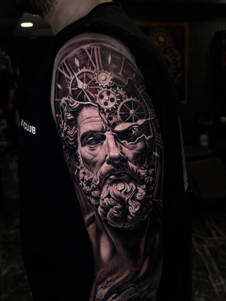 Shoulder and deltoid tattoo - ideal placement for first tattoo Istanbul