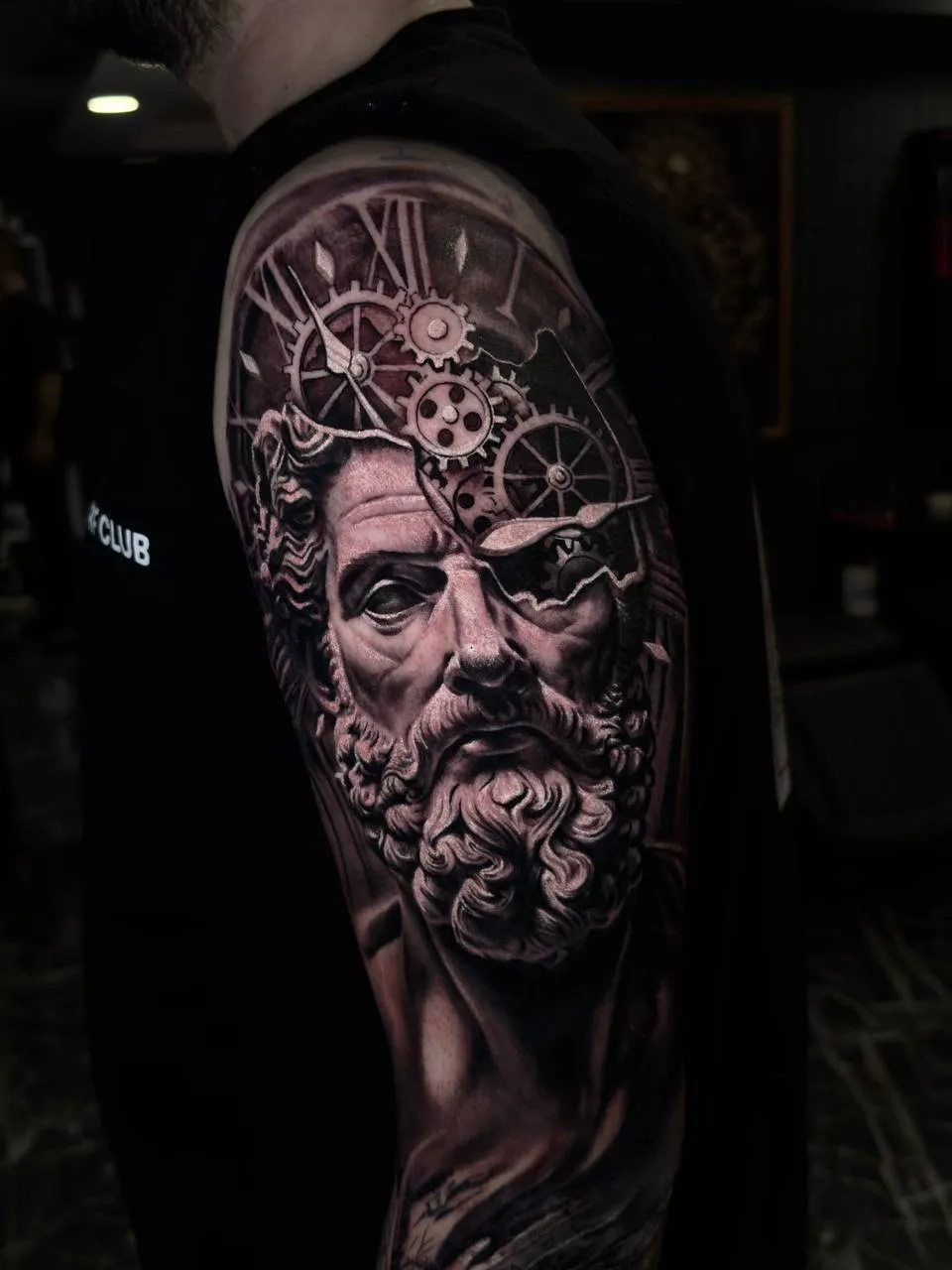 Schulter und Deltoid Tattoo - ideal für erstes Tattoo Istanbul