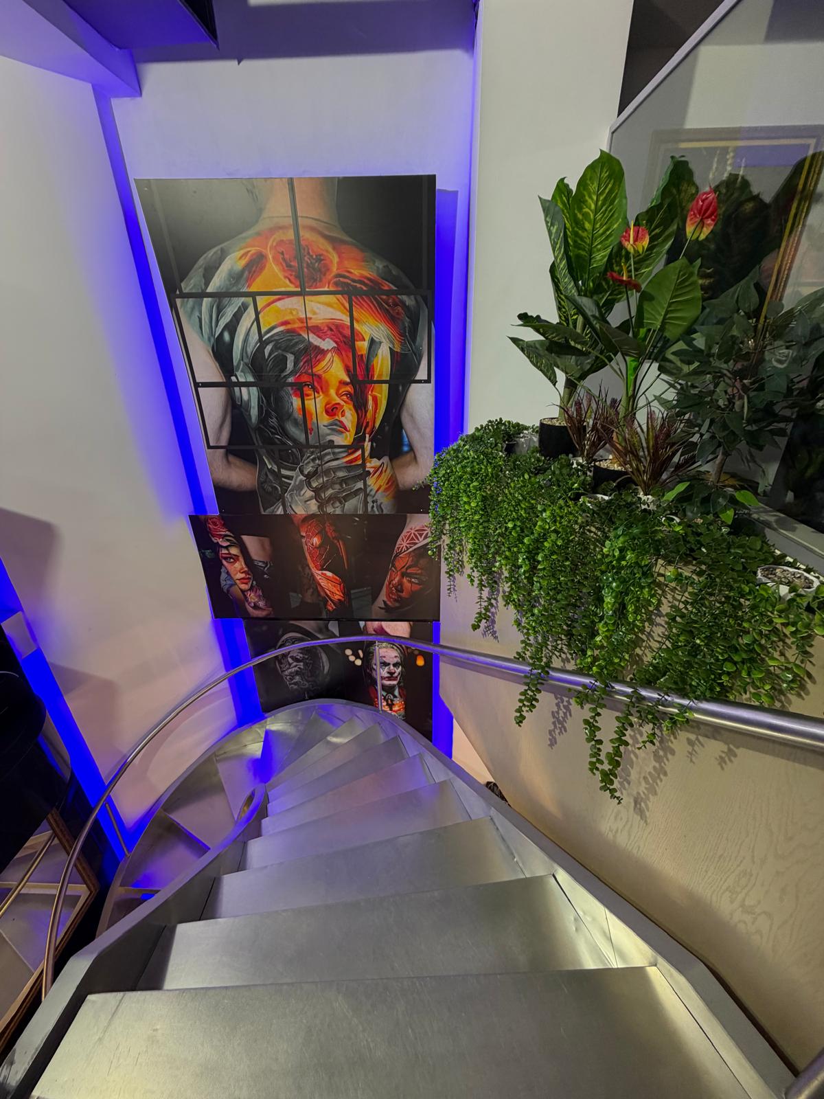 Bosphorus Ink Polat Towerside yeni st&uuml;dyo - sanat galerisi ve spiral merdiven