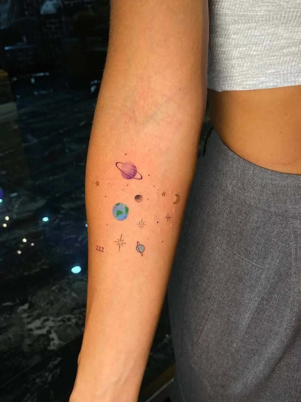 Minimalistisches Weltraum-Tattoo Istanbul Istanbul minimalistisches Weltraum Planeten Unterarm Tattoo – Bosphorus Ink