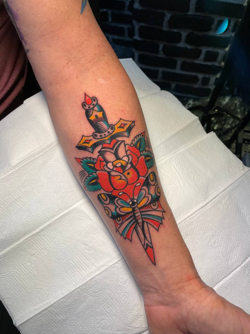 Rose and dagger old school tattoo motif - Bosphorus Ink