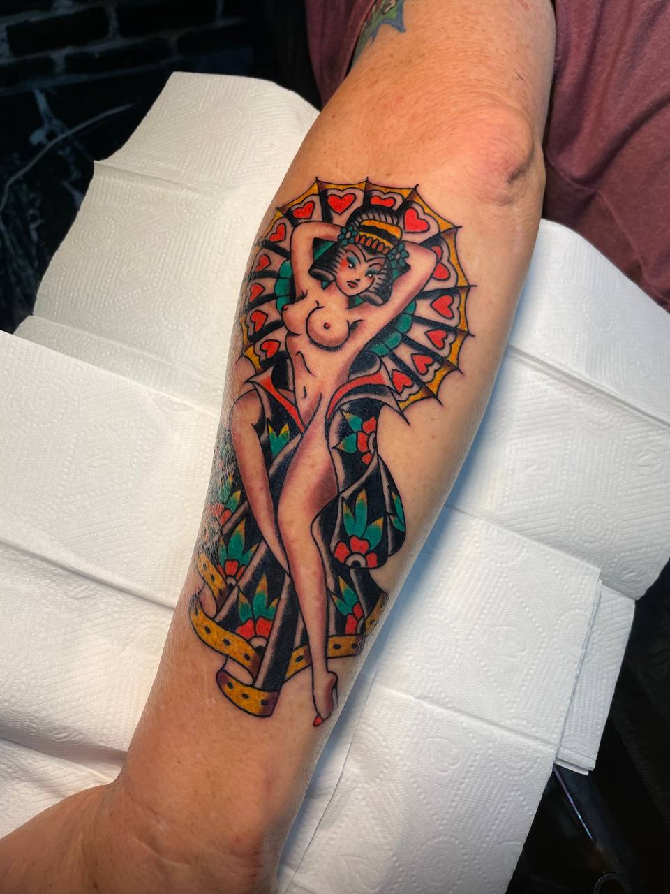 Old school pin-up tattoo example - Bosphorus Ink