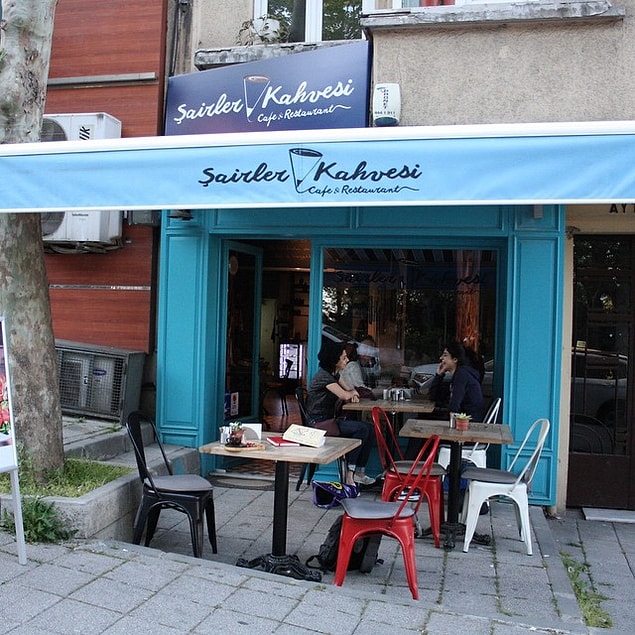 Şairler Kahvesi Beşiktaş &mdash; cozy neighbourhood cafe exterior