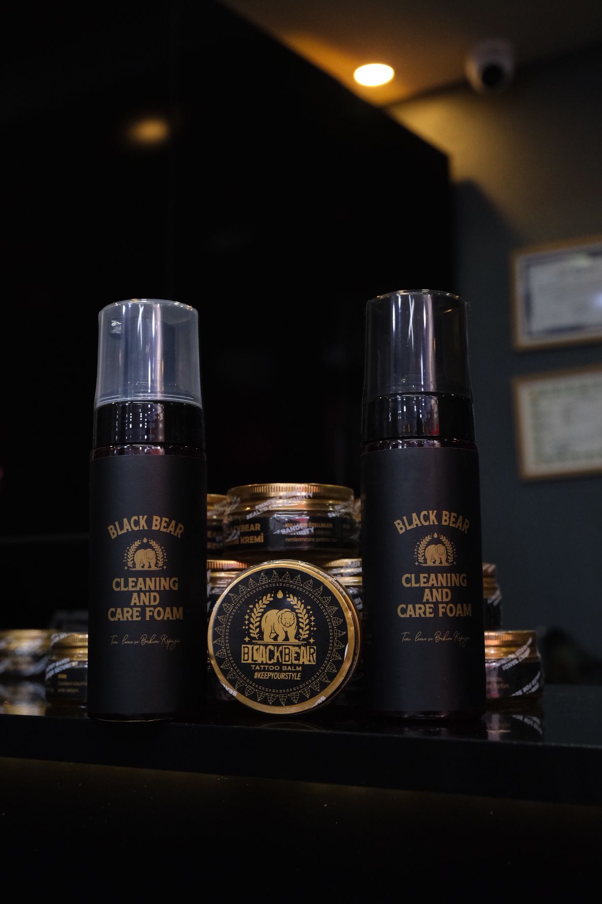 BlackBear Tattoo-Pflegeprodukte: Reinigungsschaum und Tattoo-Balsam im Bosphorus Ink Studio