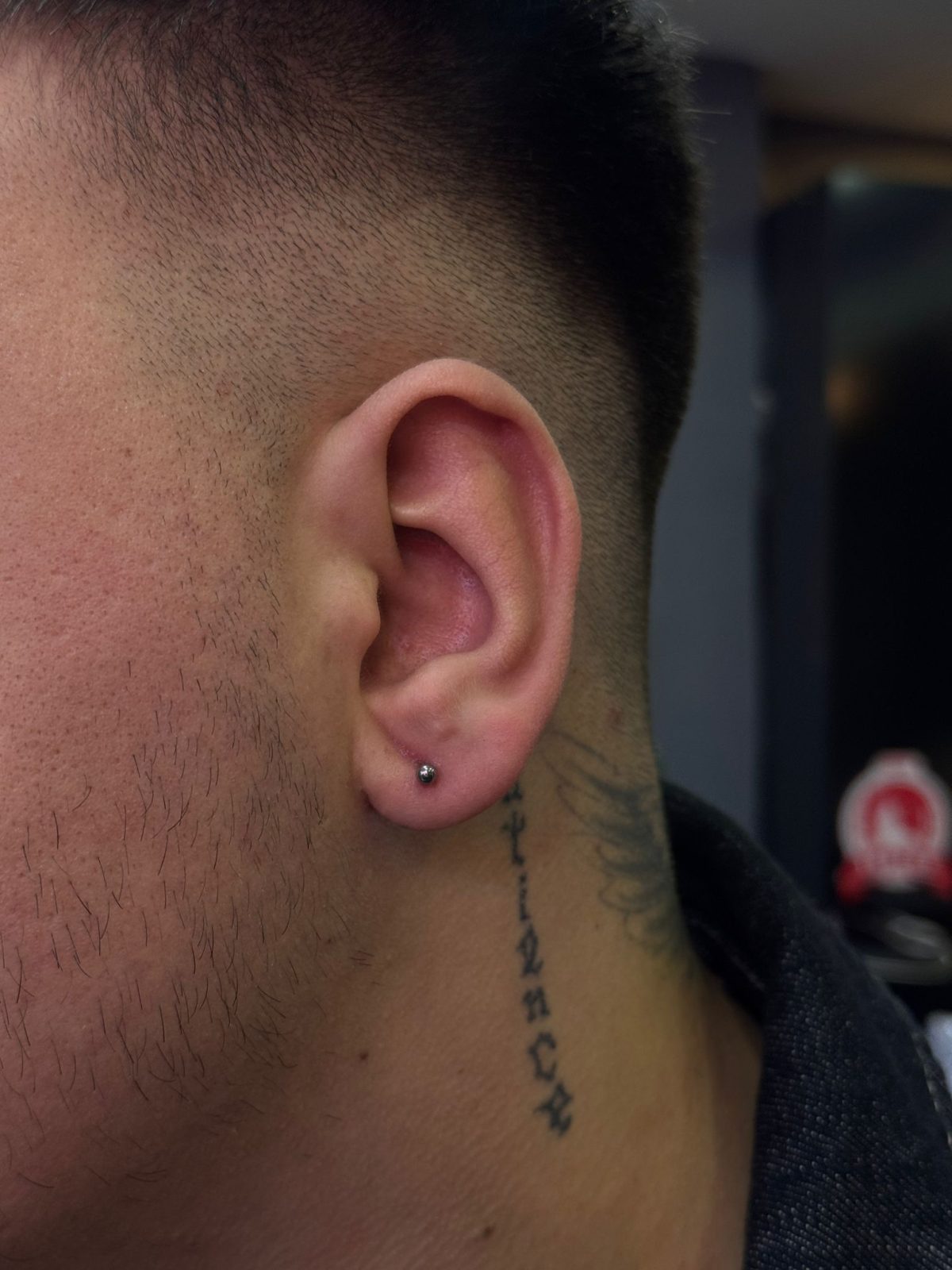 Männer Lobe Piercing Istanbul | Bosphorus Ink - Piercing · Gizem | Bosphorus Ink Portfolio