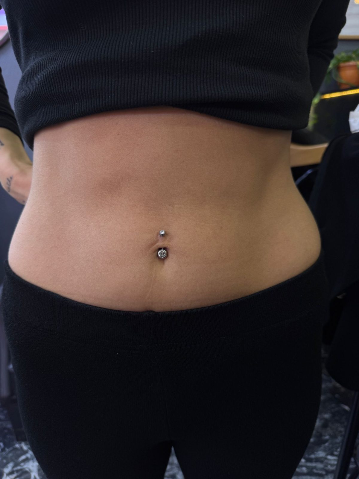 Bauch Piercing Istanbul | Silber Kristall Navel | Bosphorus Ink - Piercing · Gizem | Bosphorus Ink Portfolio