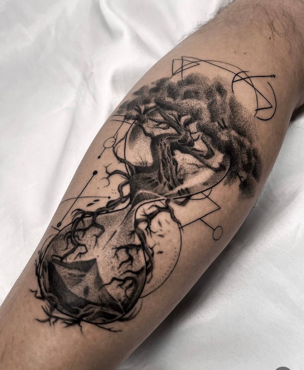 Zeus Gott Geometrisch Doppelgesicht Arm Tattoo | Bosphorus Ink - Tattoo · Bekir | Bosphorus Ink Portfolio