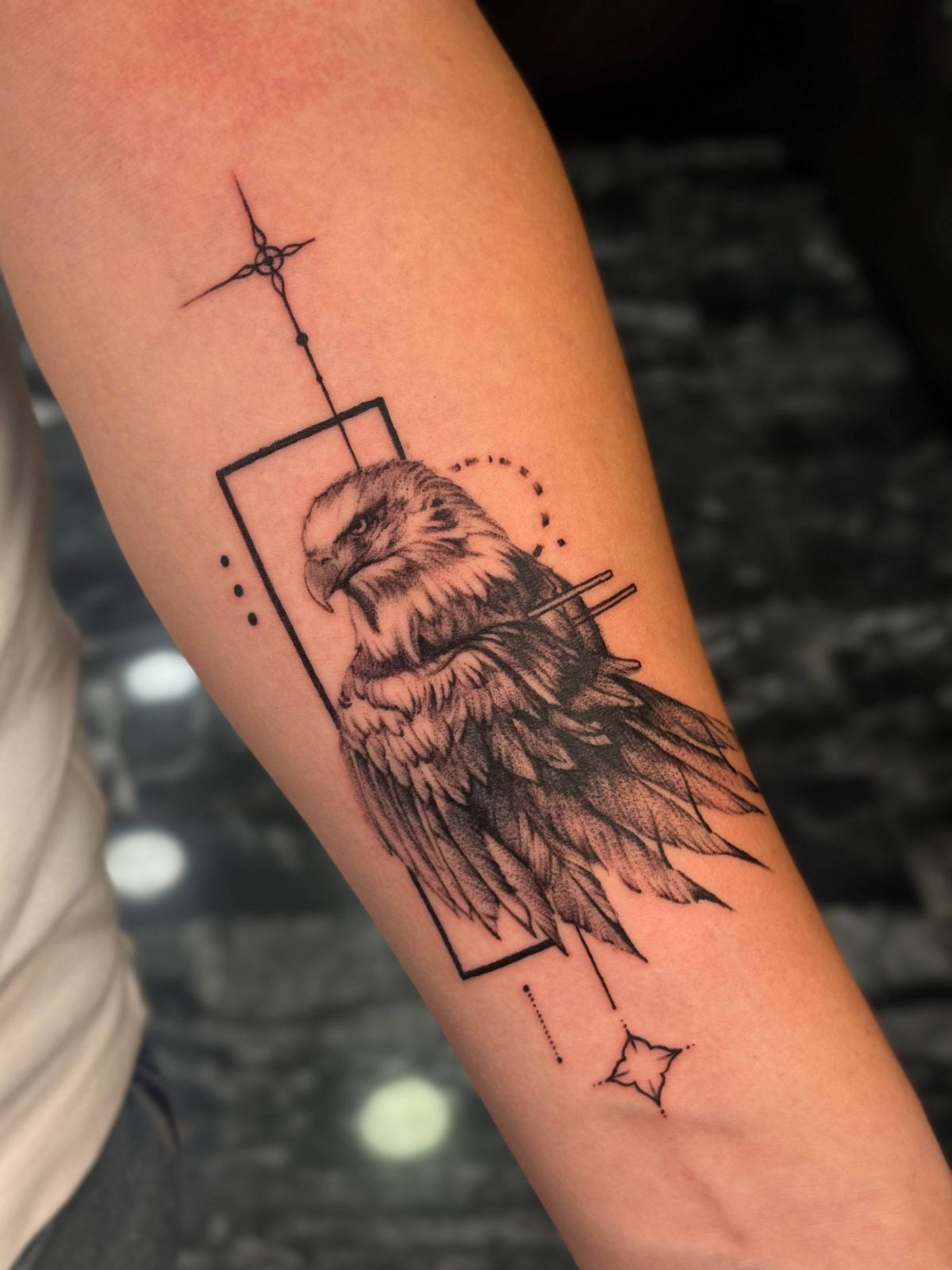 Adler Geometrischer Rahmen Stern Arm Tattoo Istanbul - Tattoo · Rıdvan | Bosphorus Ink Portfolio