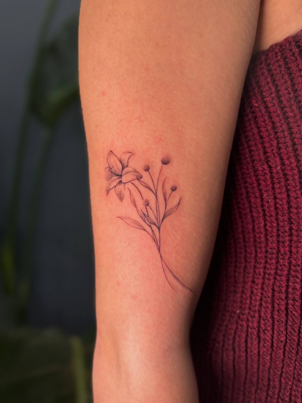Lilie Fineline Arm Tattoo Istanbul - Tattoo · Rıdvan | Bosphorus Ink Portfolio