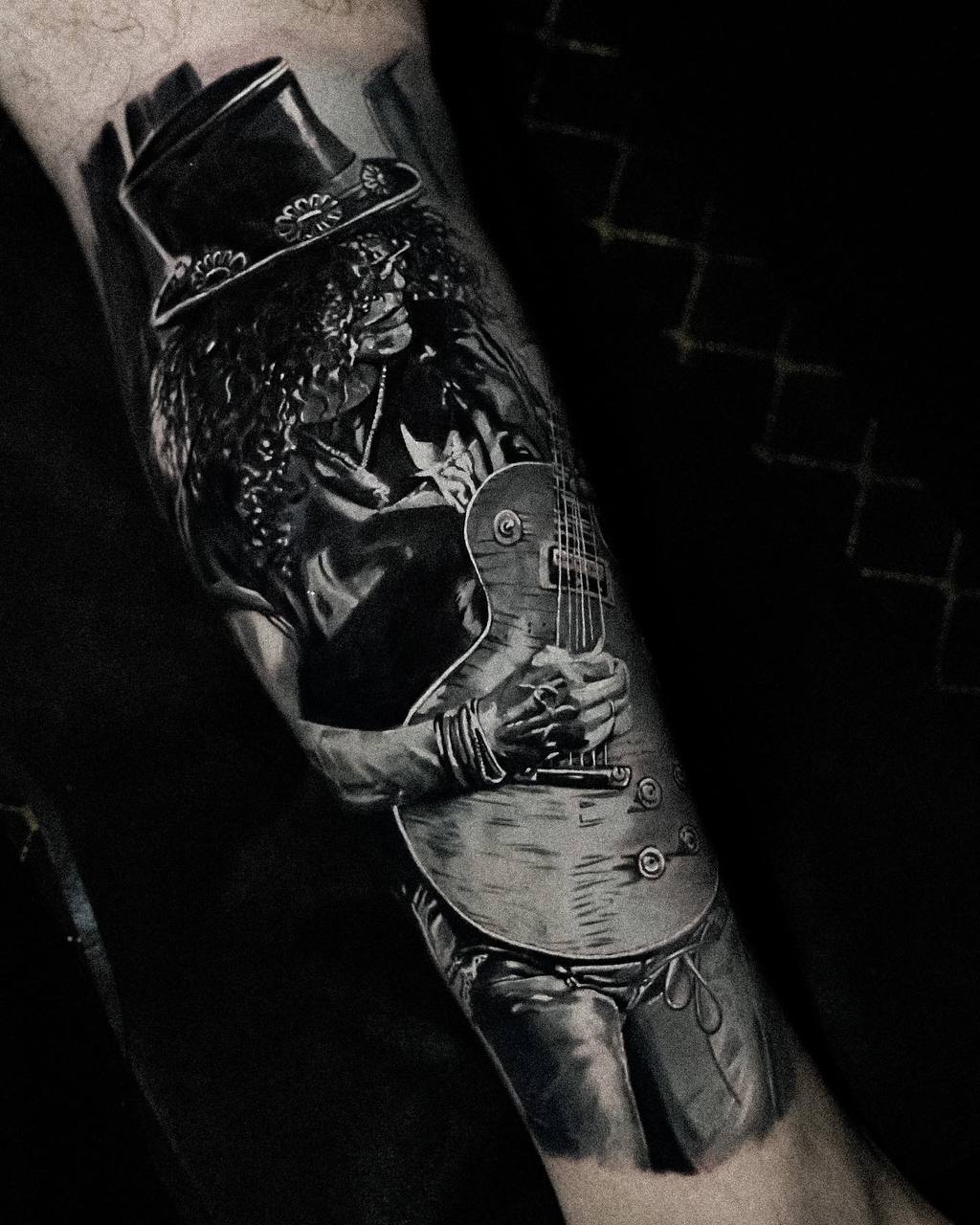 Siyah-Gri Melek Savaşçı Figürü Kol Sleeve Dövmesi | Black & Grey İstanbul