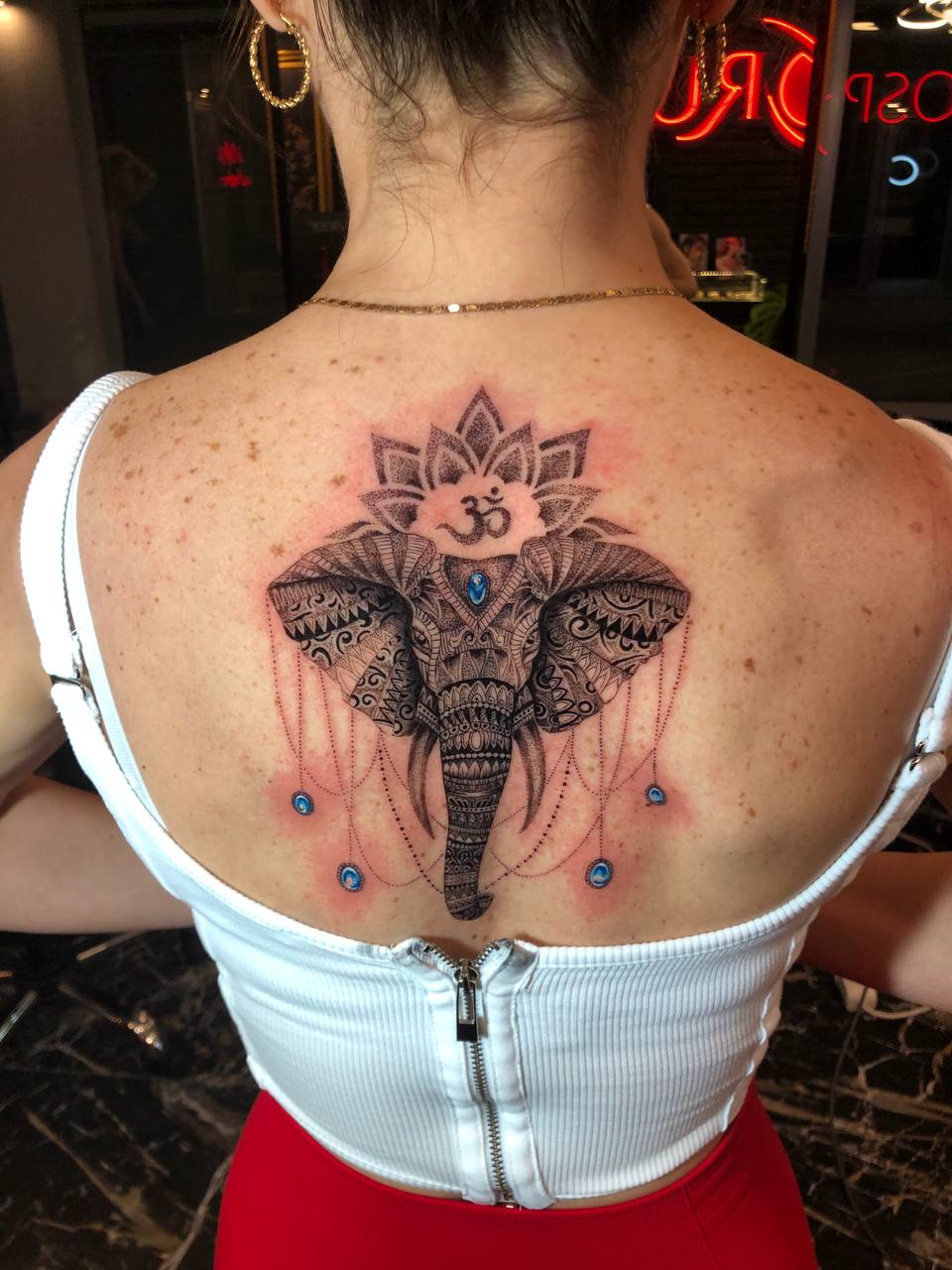 Elefant und Mandala Rückentattoo | Geometrisch Istanbul - Tattoo | Bosphorus Ink Portfolio