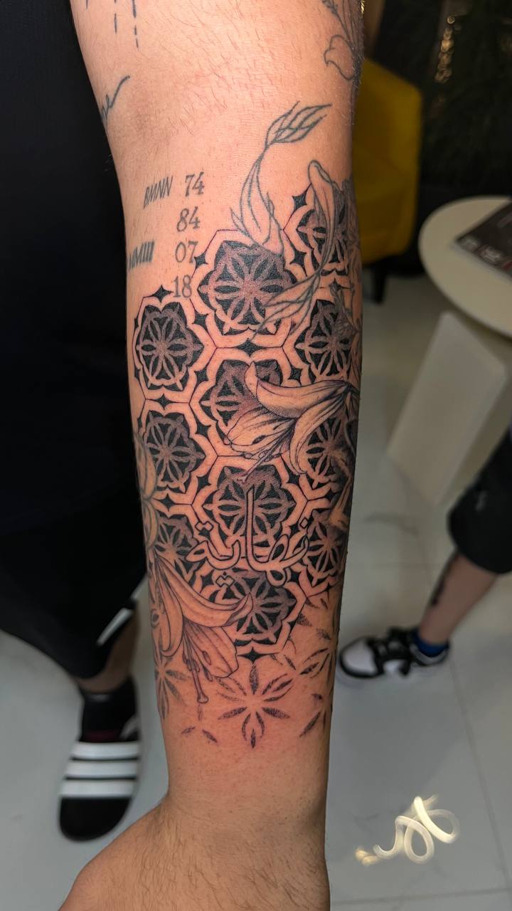 Mandala-Wadentattoo | Geometrisch Istanbul - Geometrisches Tattoo | Bosphorus Ink Portfolio