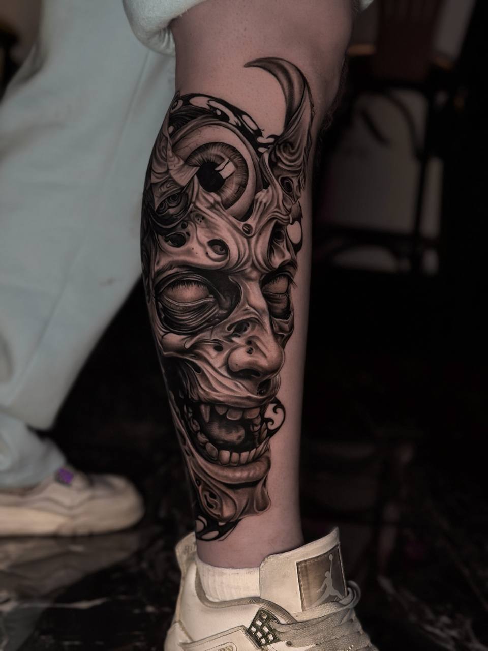 Iblis Maskesi Bacak Dövmesi | Bosphorus Ink - Tattoo · Ramazan | Bosphorus Ink Portfolio