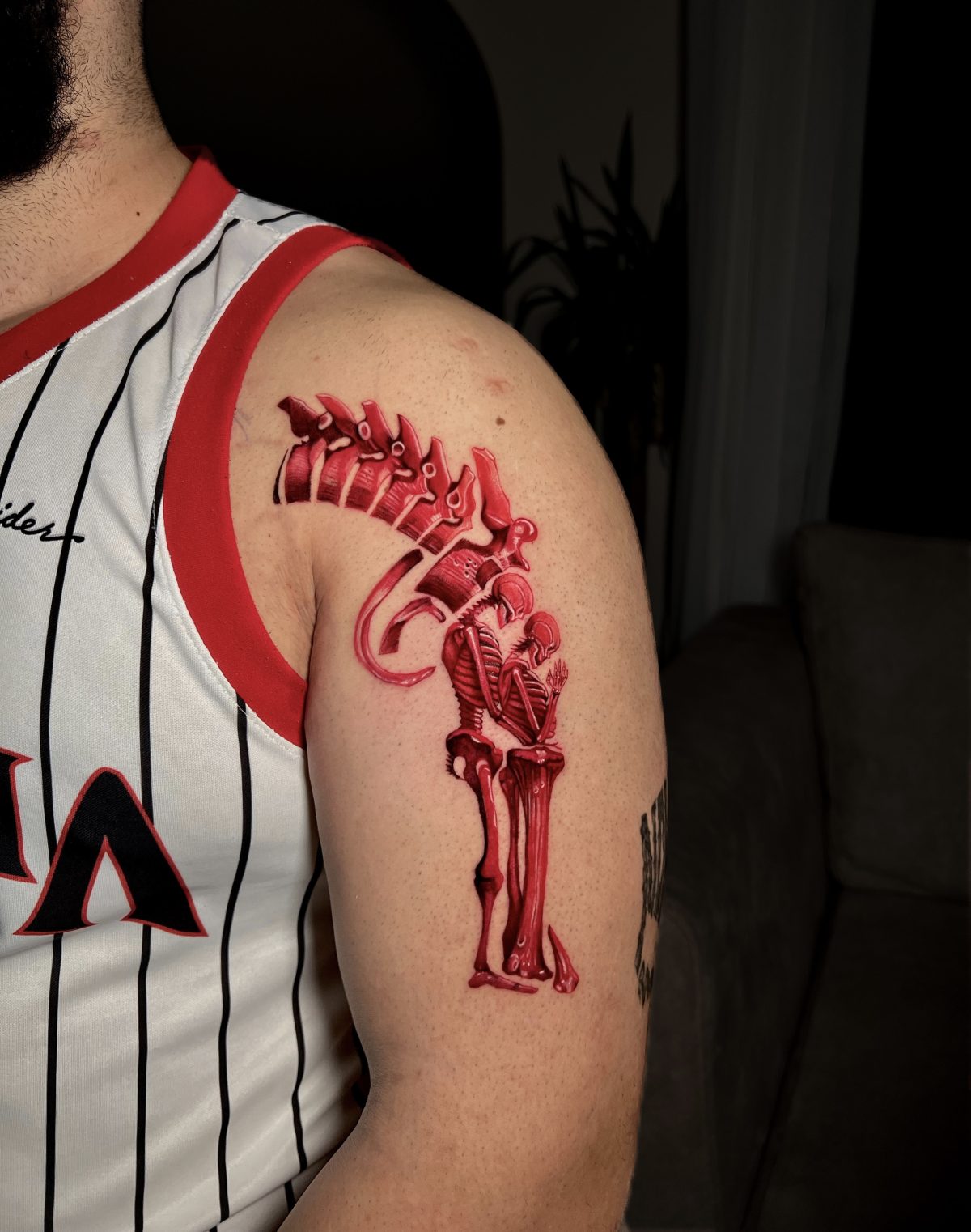 Rotes Anatomie Wirbelsäulen Tattoo | Bosphorus Ink - Tattoo · Melike | Bosphorus Ink Portfolio