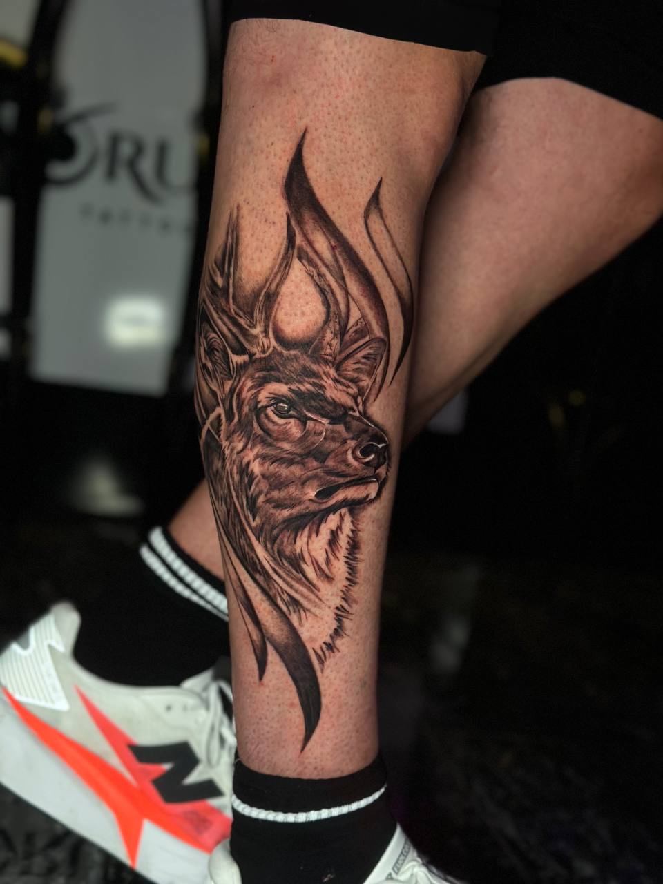 Geyik Portresi Tribal Alev Bacak Dövmesi İstanbul | Bosphorus Ink - Tattoo · Sude | Bosphorus Ink Portfolio