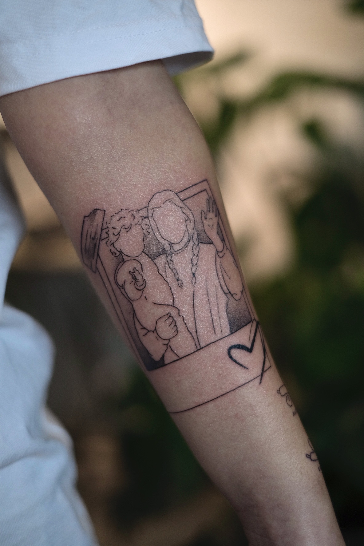 Polaroid Rahmen Erinnerung Fineline Arm Tattoo | Bosphorus Ink - Tattoo · Sude | Bosphorus Ink Portfolio