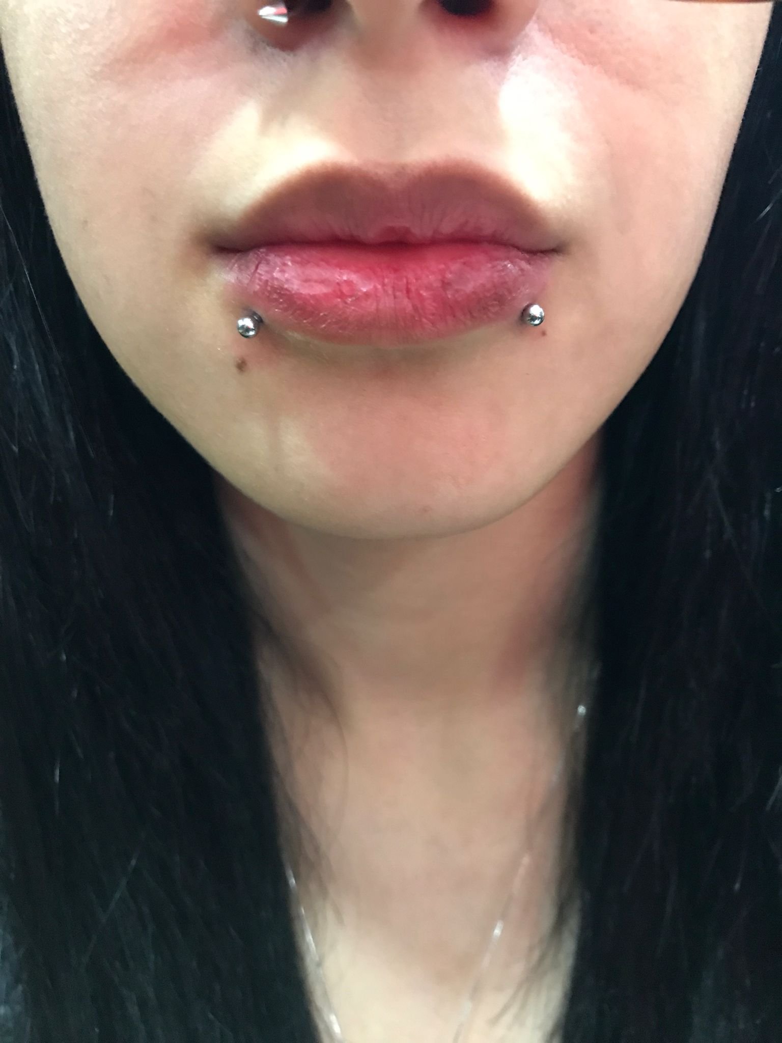 Lippen (Labret) Piercing | Istanbul Bosphorus Ink - Piercing · Buse | Bosphorus Ink Portfolio