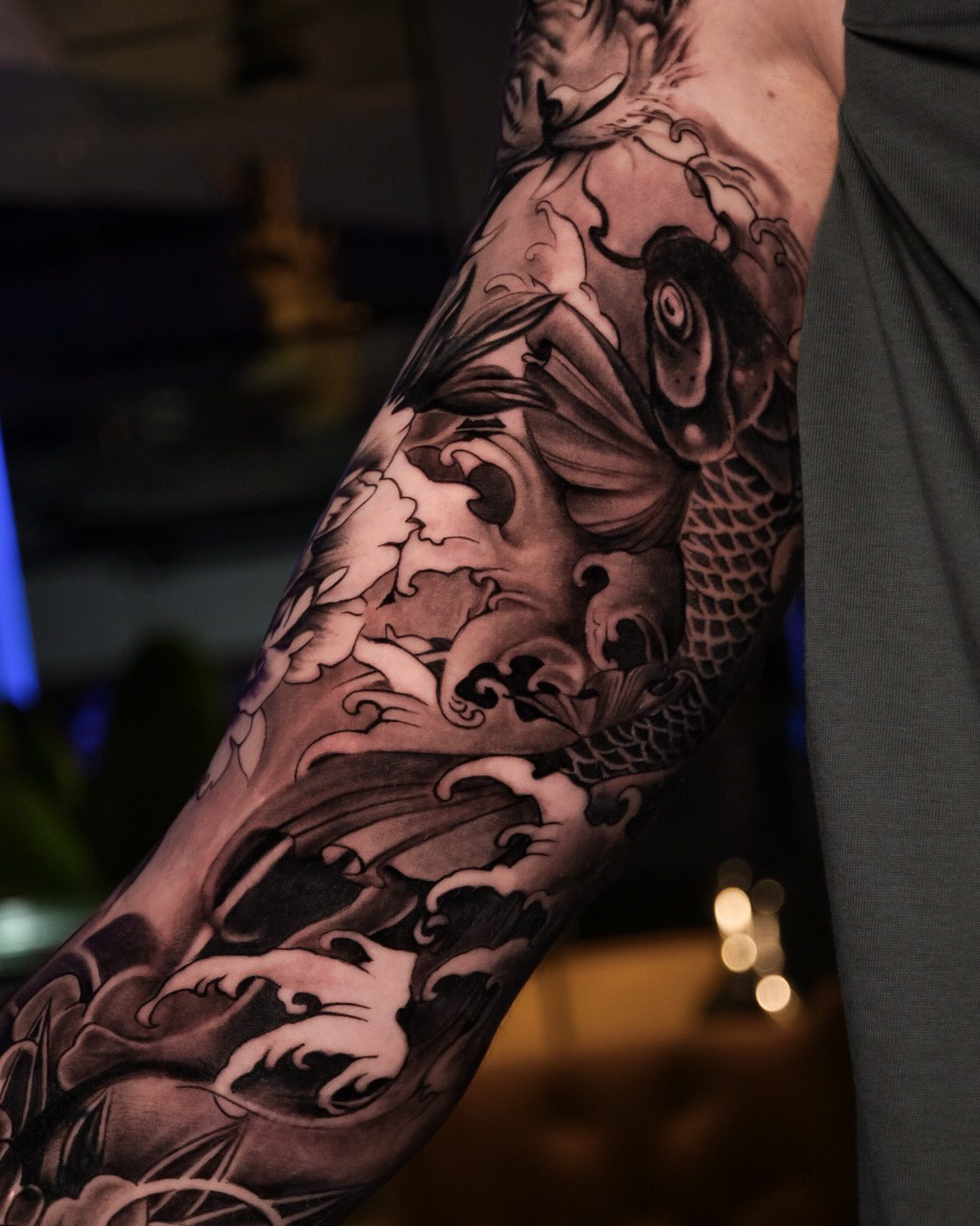 Japanischer Koi und Wellen Arm-Tattoo | Istanbul - Tattoo · Melike | Bosphorus Ink Portfolio