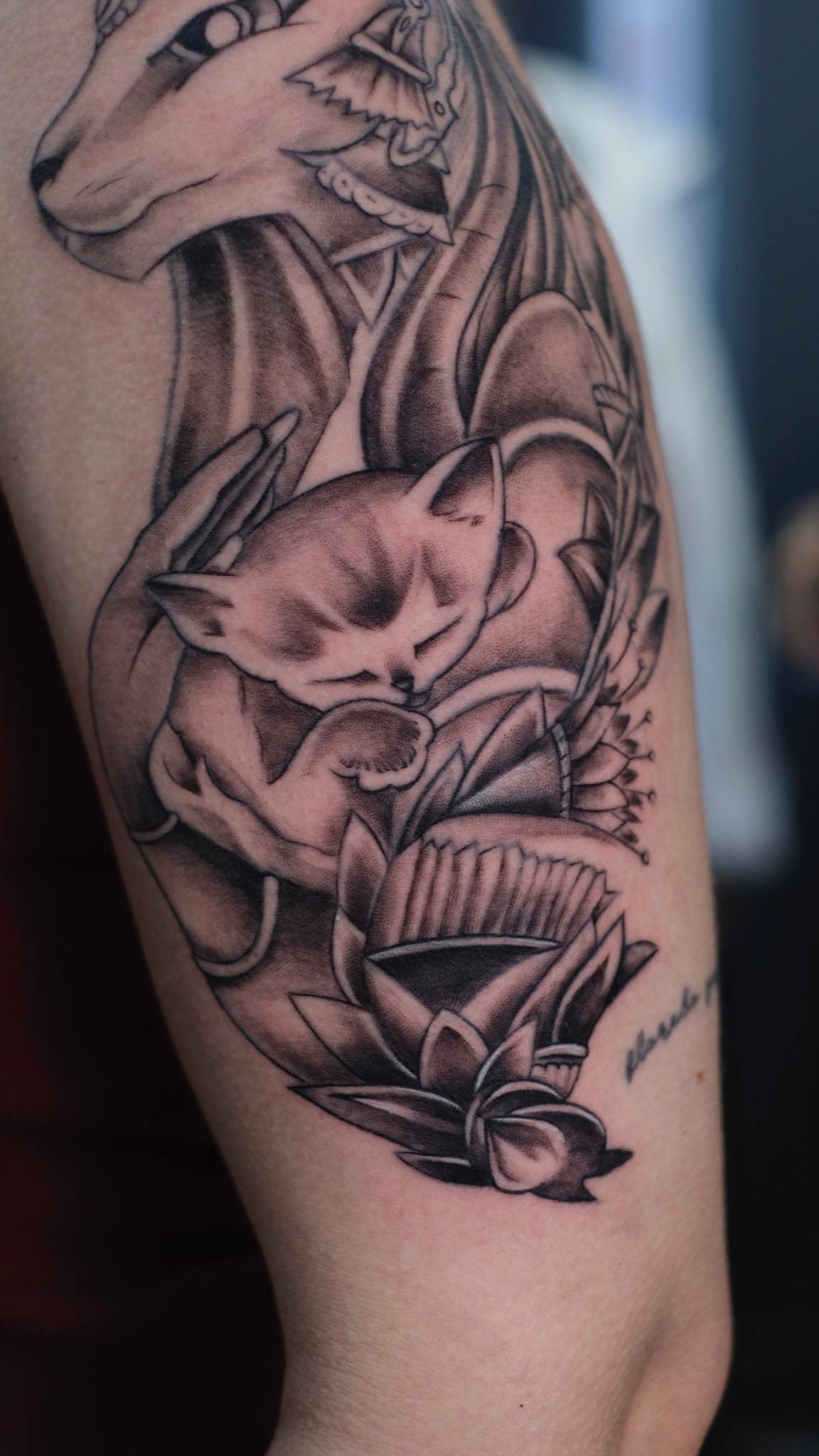 Buntes-New-School-Fuchs Sleeve-Armtattoo | Istanbul - Farbiges Tattoo | Bosphorus Ink Portfolio