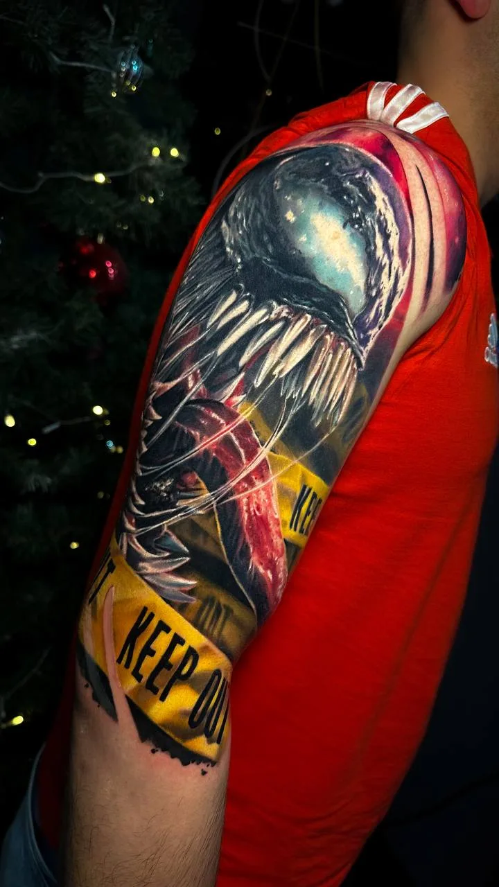 Venom Farbrealismus Oberarm Tattoo Istanbul | Bosphorus Ink - Tattoo | Bosphorus Ink Portfolio