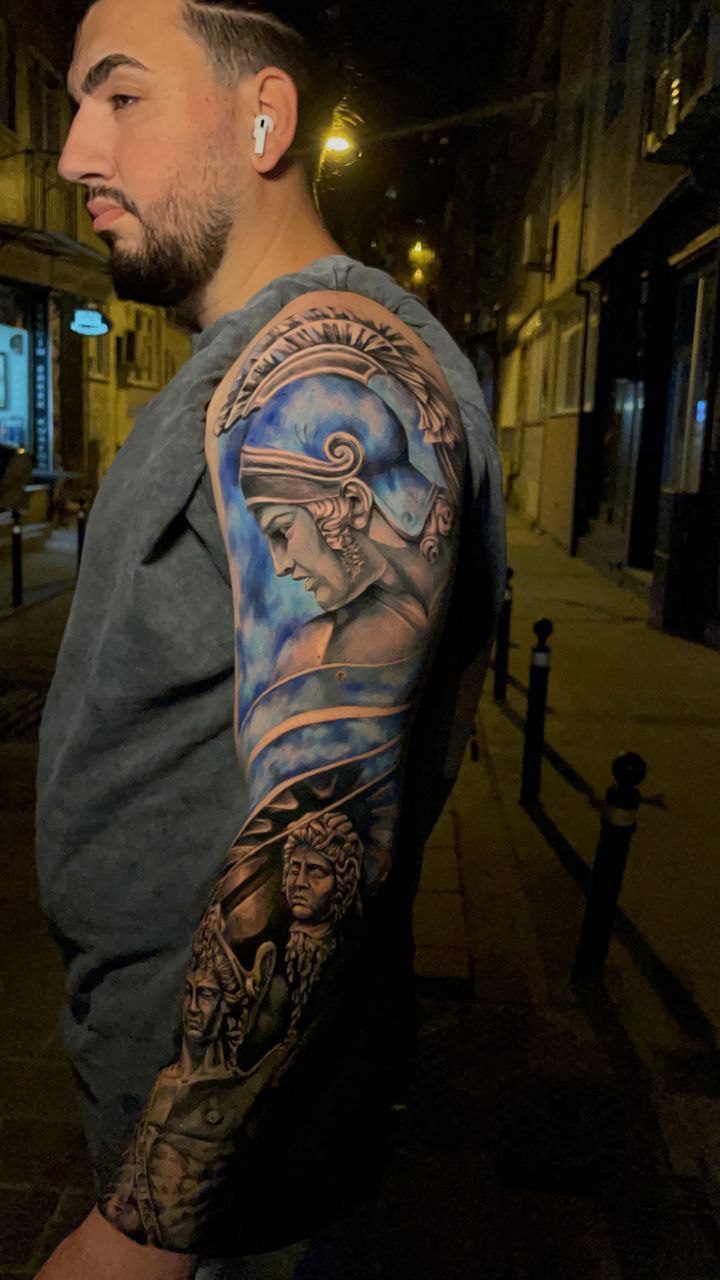Schwarz-Grau-Samurai-Figur Ganzarm-Sleeve-Tattoo | Istanbul - Sleeve Tattoo | Bosphorus Ink Portfolio