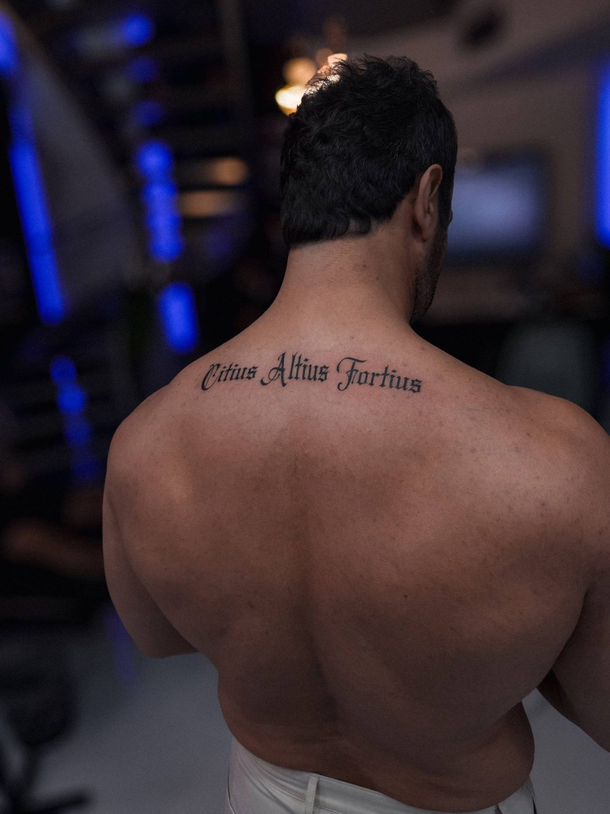 Römische-Zahl-"VI"-Armtattoo | Istanbul - Schriftzug-Tattoo | Bosphorus Ink Portfolio